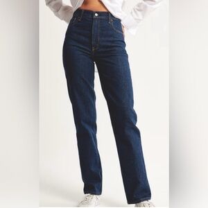 NWT Abercrombie & Fitch Curve Love Ultra High Rise Slim Straight Jean | Sz 32 R